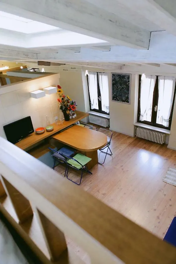 Attico Dell'Artista Apartment Desenzano del Garda 0*,